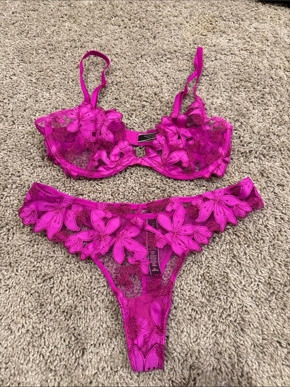Victoria’s Secret Discontinued Magenta Floral Lace Bra & Thong Set